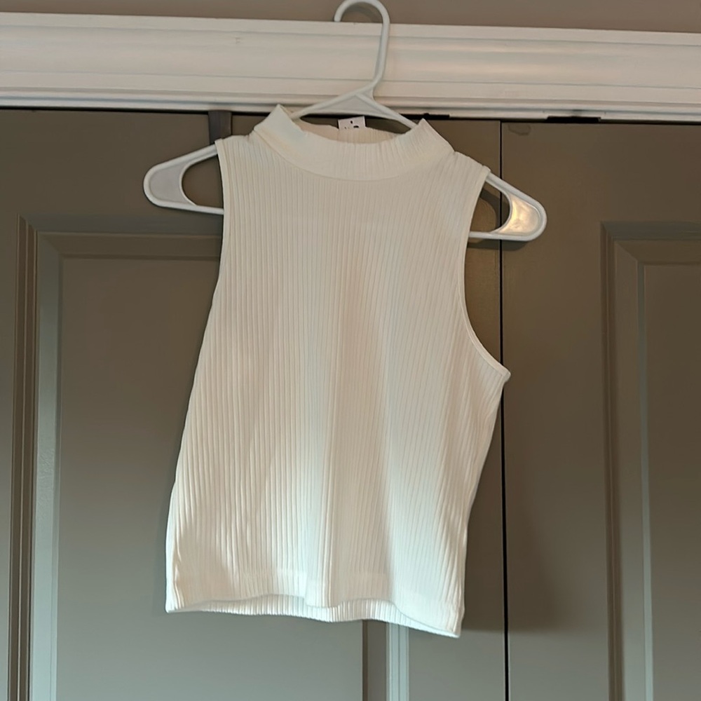 New with tags old navy top size M